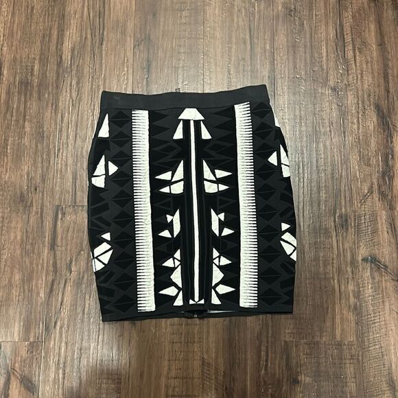 Parker Black & White Skirt, Size Medium - Picture 6 of 11